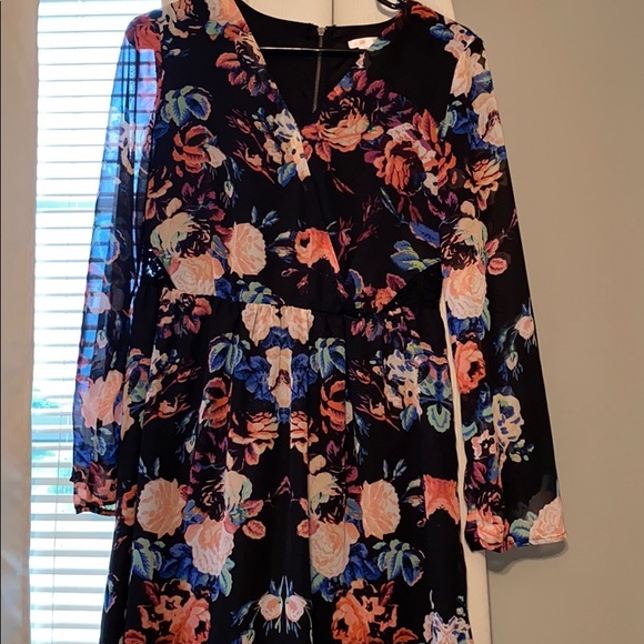 Dress - Picture 4 of 4